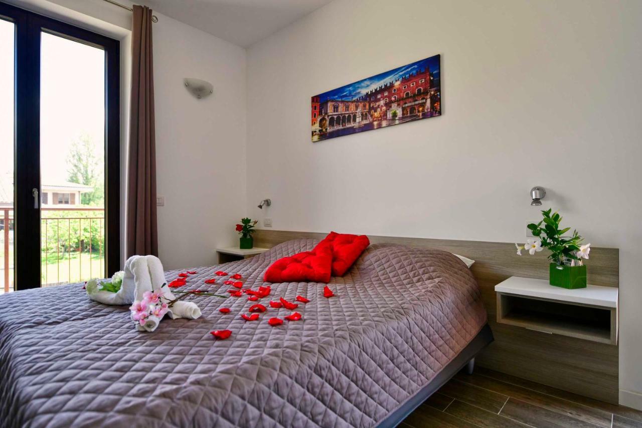 Welcome Traveller Divine Cecile Garda  Exteriör bild